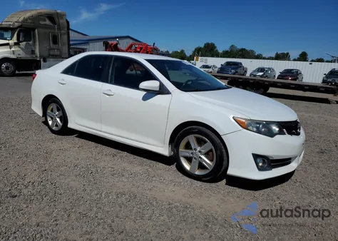 2014 Toyota Camry L z USA, uszkodzony, nr VIN 4T1BF1FK7EU437382